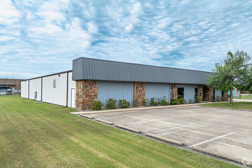 More Photos Of 3904 Ayers Rd, Fort Smith Warehouse For Sale