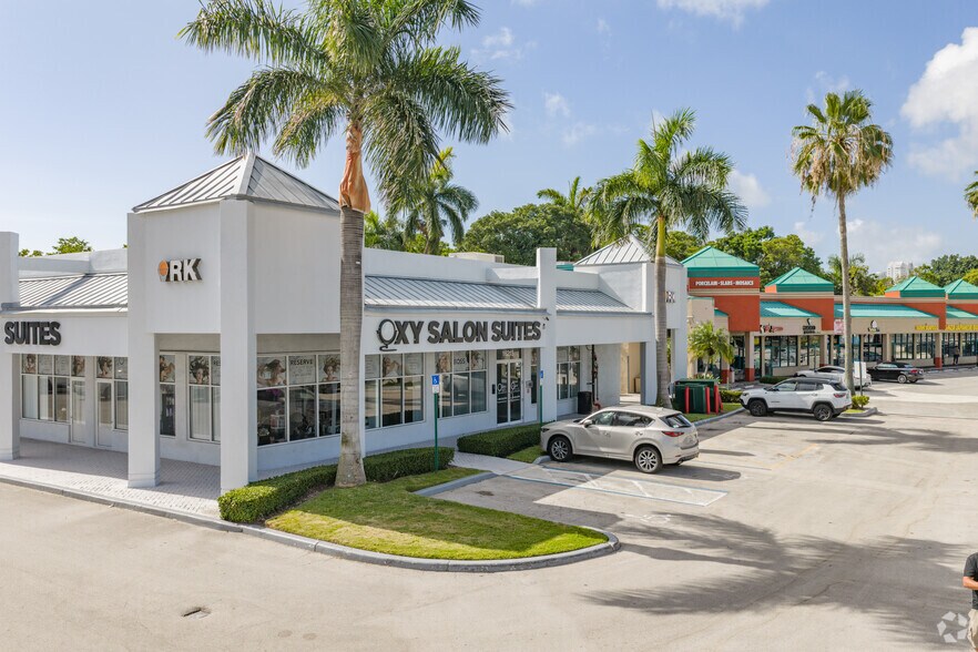 Primary Photo Of 16215-16295 Biscayne Blvd, North Miami Beach General Retail For Lease
