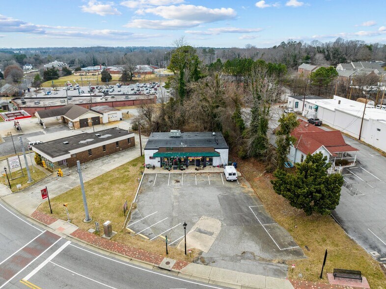 More Photos Of 109 E Main St, Jamestown Freestanding For Sale