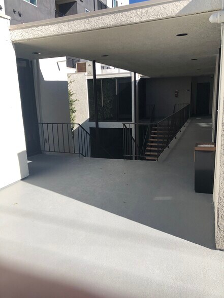 More Photos Of 8932 Reseda Blvd, Northridge Office For Lease