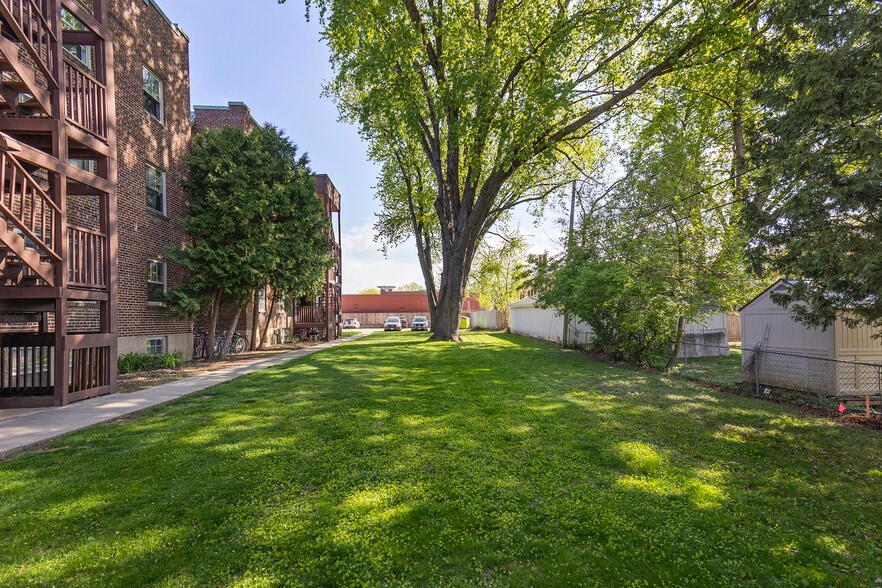More Photos Of 2821 Monroe St, Madison Apartments For Sale