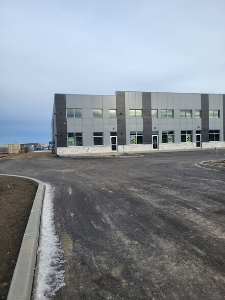Primary Photo Of 2202-2210 E Redbear Av, Regina Warehouse For Lease