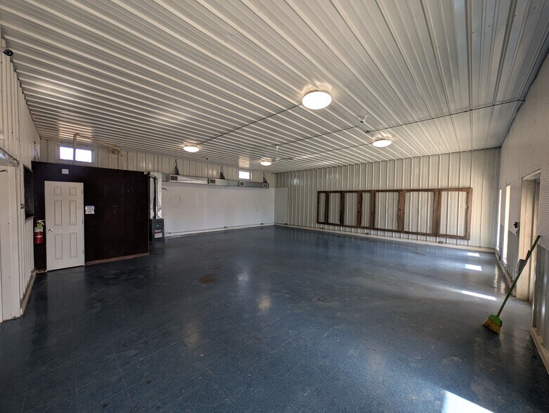 More Photos Of 9815 W US Highway 150, Edwards Industrial For Sale