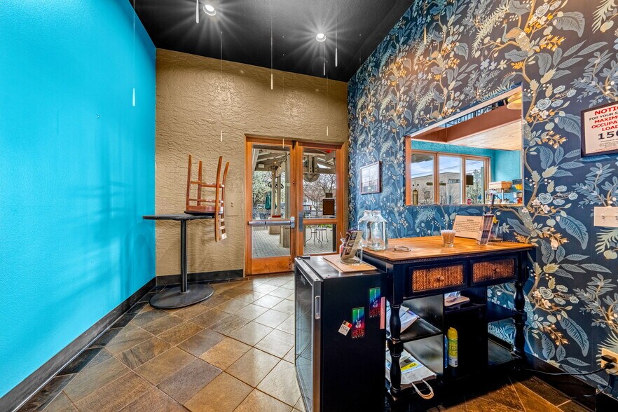 More Photos Of 701 E 2nd Ave, Durango Showroom For Lease