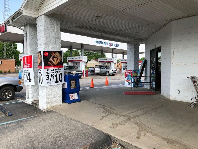 More Photos Of 290 Hawes Blvd, Hawesville Service Station For Sale