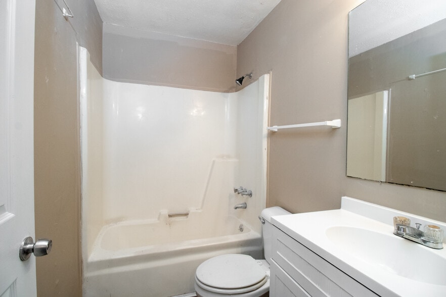 More Photos Of , Nashville Multifamily For Sale