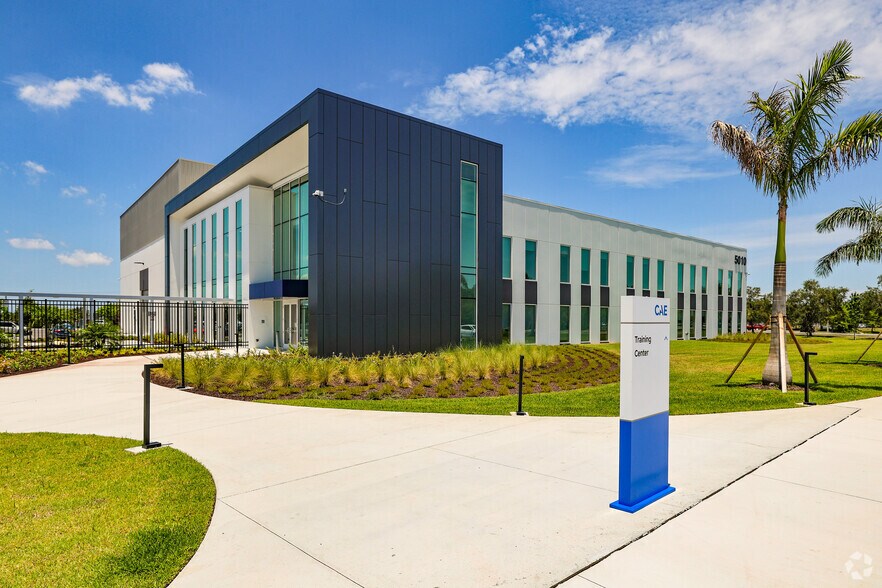 More Photos Of 5010 Air Cargo Rd, Tampa Office For Lease