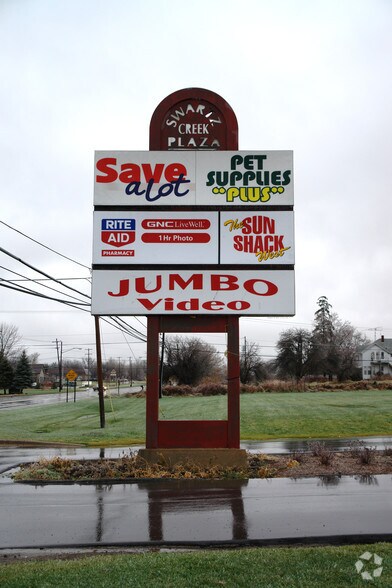 More Photos Of 9098-9136 Miller Rd, Swartz Creek General Retail For Sale