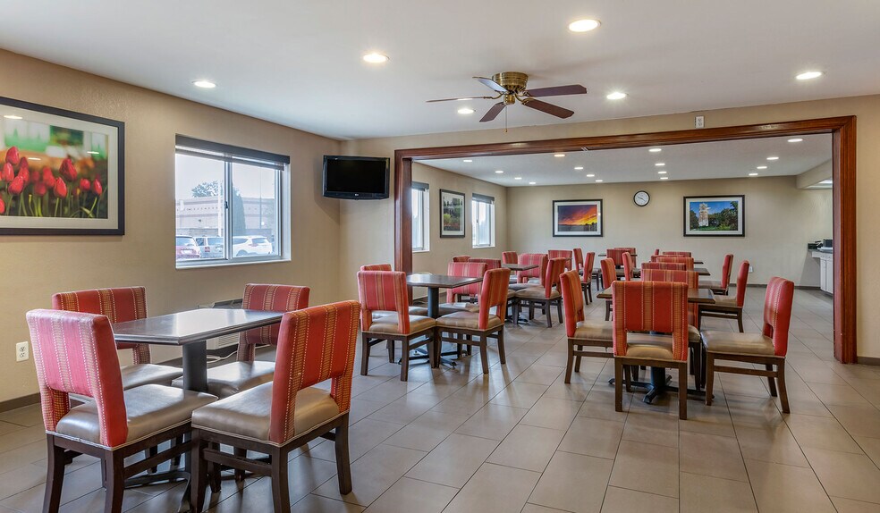 More Photos Of 9742 Woodlane Dr, Dimondale Hotel For Sale