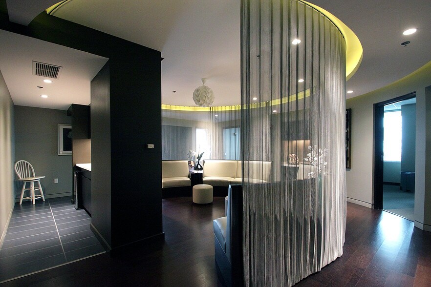 More Photos Of 2500 N Mayfair Rd, Wauwatosa Office For Lease