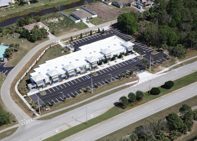 More Photos Of 1449 SW Gatlin Blvd, Port Saint Lucie Storefront For Lease