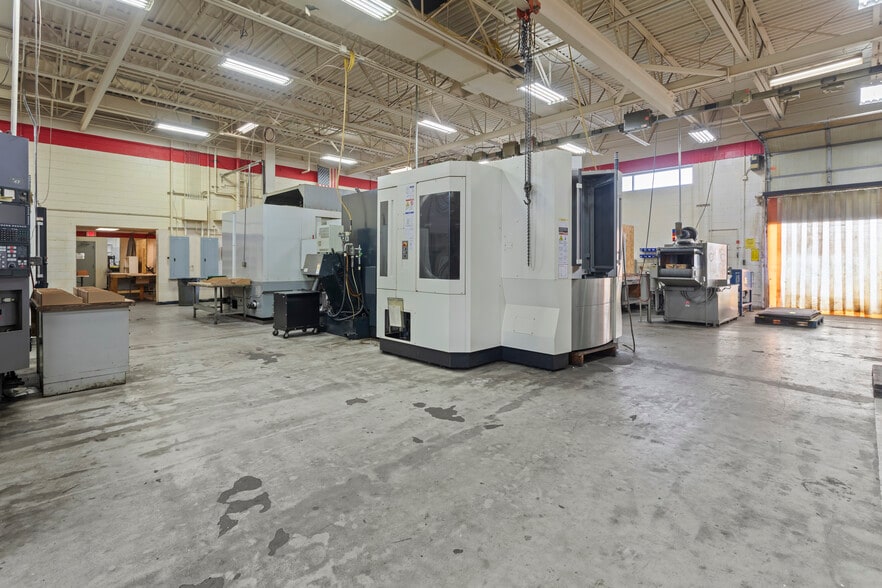 More Photos Of 31666 W Eight Mile Rd, Farmington Hills Manufacturing For Sale