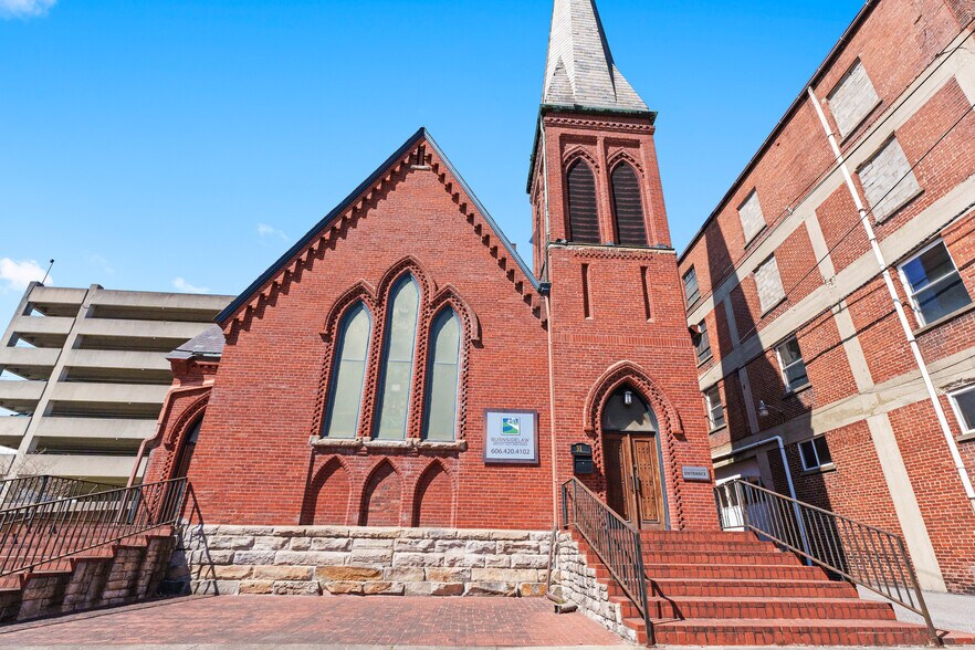 More Photos Of 311 17th St, Ashland Loft Creative Space For Sale