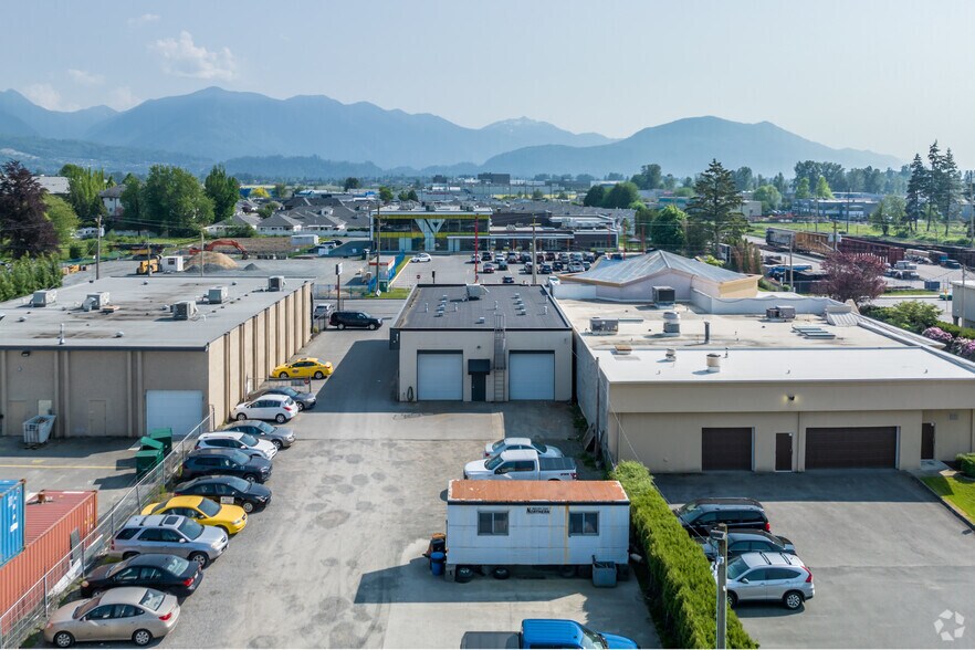 More Photos Of 45877 Hocking Av, Chilliwack Storefront Retail Office For Lease