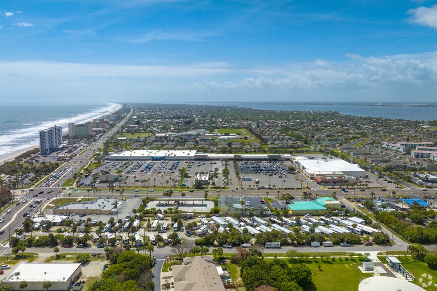 More Photos Of 959-991 E Eau Gallie Blvd, Melbourne Supermarket For Lease