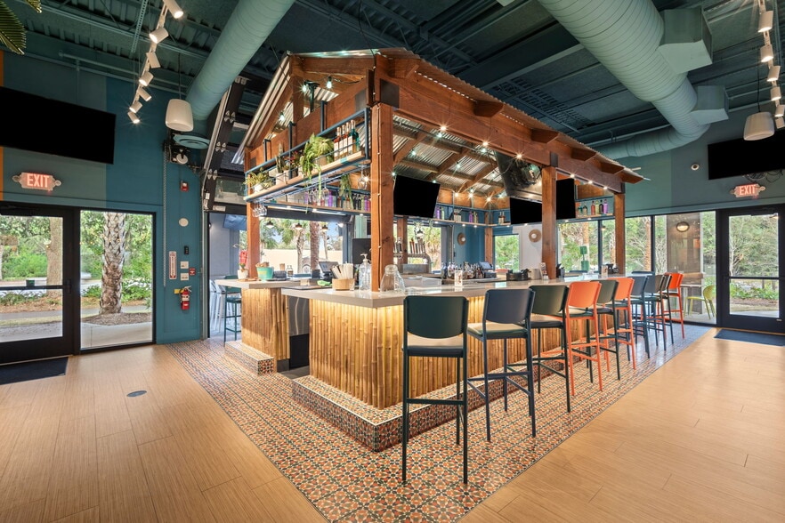 More Photos Of 14 Folly Field Rd, Hilton Head Island Restaurant For Sale