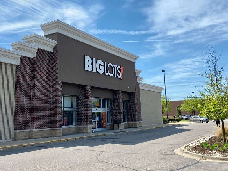 More Photos Of 50700-50870 Gratiot Ave, Chesterfield Unknown For Lease