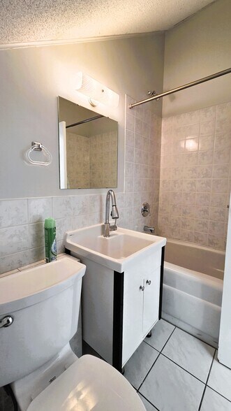 More Photos Of 1044-1058 Gardiners Rd, Kingston Office For Lease