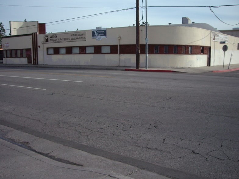 Primary Photo Of 10708 Vanowen St, North Hollywood Warehouse For Sale