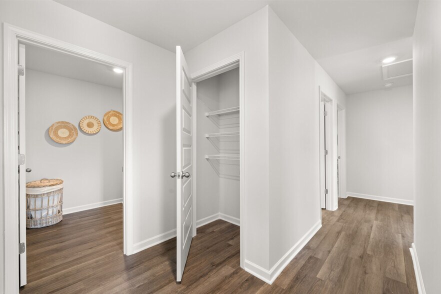 More Photos Of 507 Satinwood Cir, Graniteville Apartments For Sale