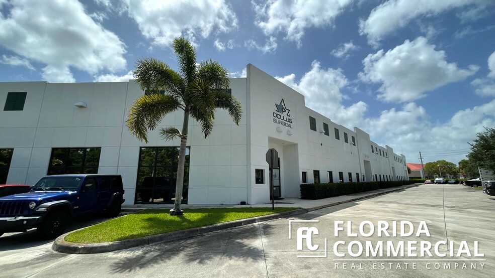 More Photos Of 574 NW Mercantile Pl, Port Saint Lucie Warehouse For Lease