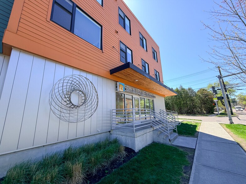More Photos Of 316 Flynn Ave, Burlington Apartments For Lease