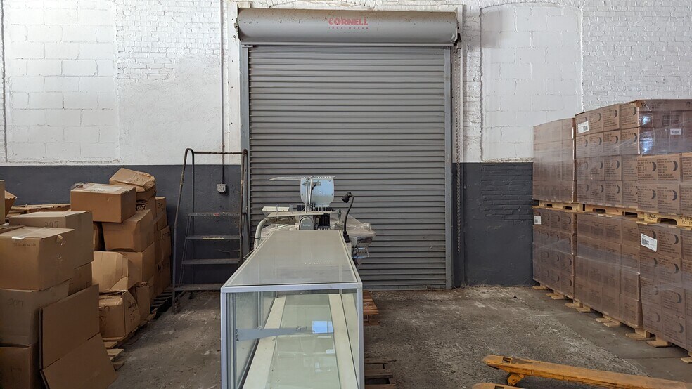 More Photos Of 717 Longfellow St, Woodbine Warehouse For Lease