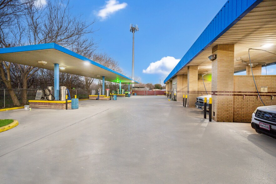 More Photos Of 2627 Allen Genoa Rd, Pasadena Carwash For Sale