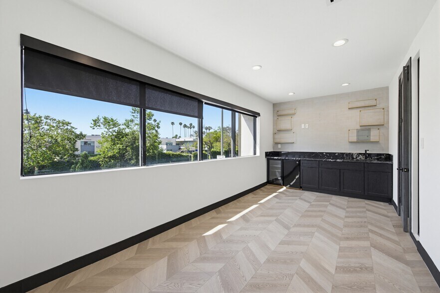 More Photos Of 4041 Wilshire Blvd, Los Angeles Office For Lease