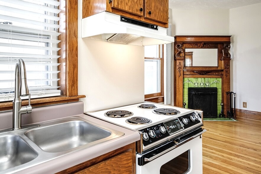 More Photos Of 1618 S 32nd Ave, Omaha Apartments For Sale