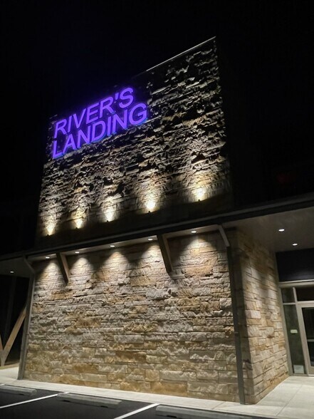 More Photos Of 139 W Market St, Clearfield Flex For Lease