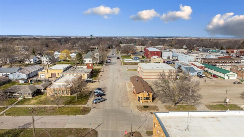 More Photos Of 1034 8th St, Onawa Bar For Sale