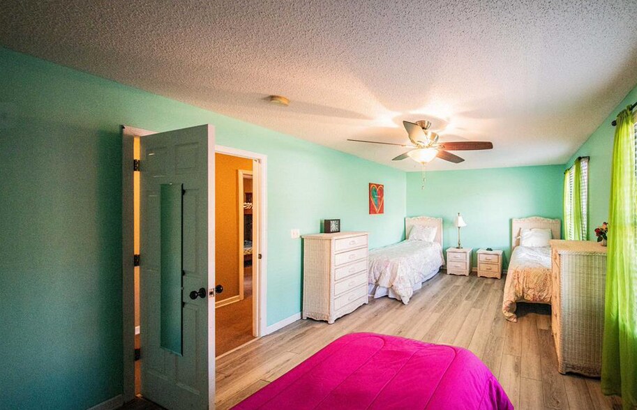 More Photos Of 2025 Clark Line Rd, Paducah Apartments For Sale