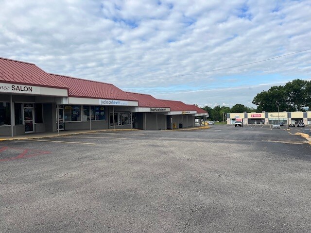 More Photos Of 122-130 Corum Rd, Excelsior Springs General Retail For Lease