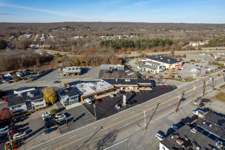 More Photos Of 1235 Oaklawn Ave, Cranston Storefront Retail Office For Lease