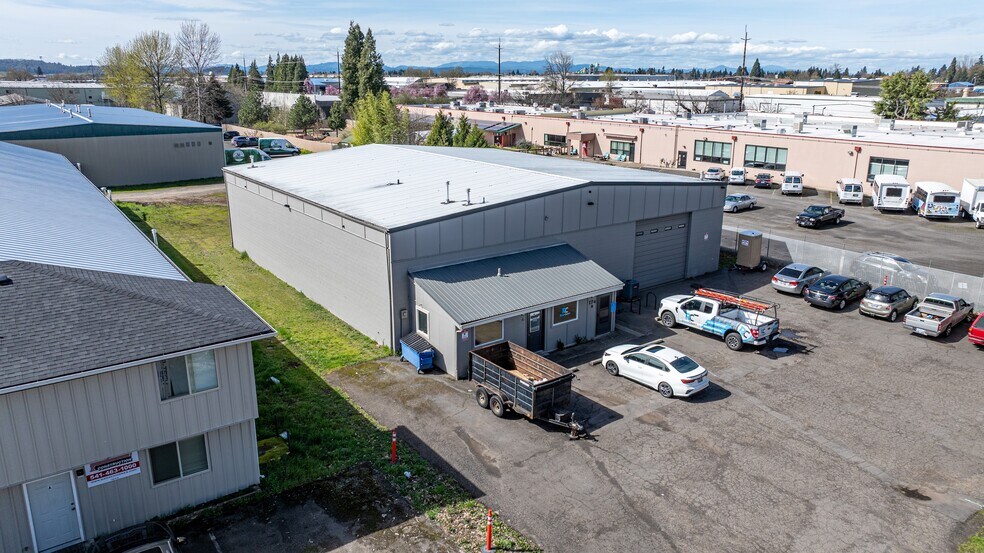 More Photos Of 174 Wallis St, Eugene Warehouse For Sale