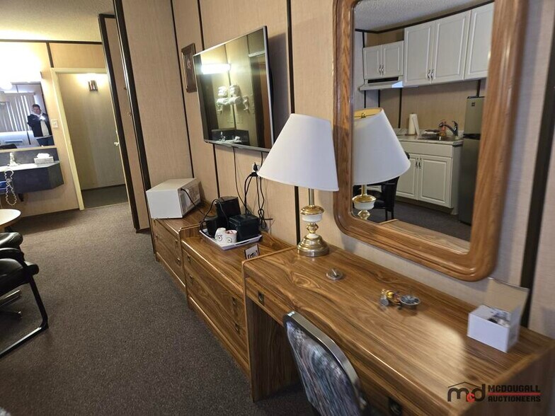 More Photos Of 775 W 5th Ave, Shaunavon Hotel For Sale