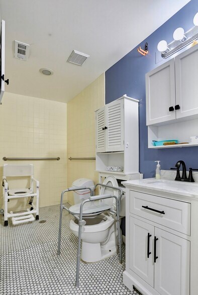 More Photos Of 515 Apple Grove Rd, Silver Spring Assisted Living For Sale