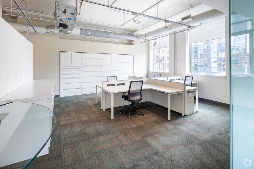 More Photos Of 119 Spadina Ave, Toronto Loft Creative Space For Lease