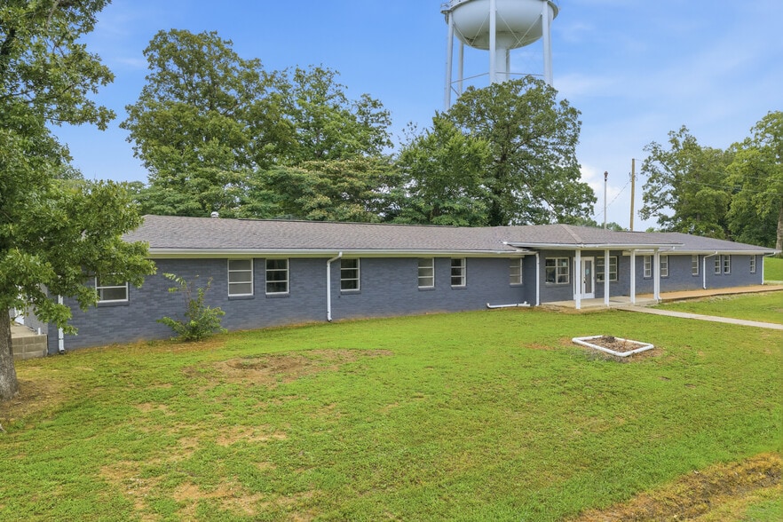 More Photos Of 105 Kentucky Ave S, Parsons Light Distribution For Sale