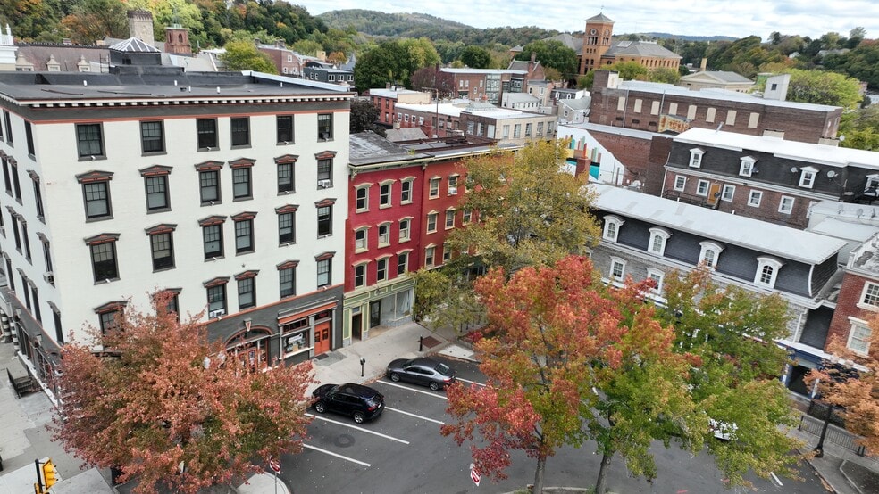More Photos Of 58 Centre Sq, Easton Apartments For Sale