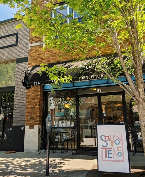 More Photos Of 17-21 E Center St, Fayetteville Storefront Retail Residential For Lease