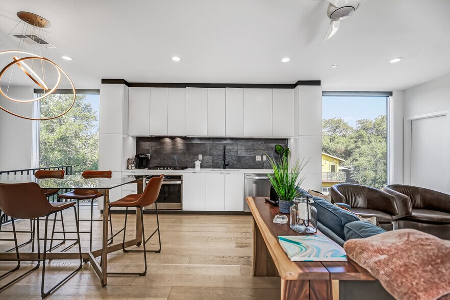 More Photos Of 2208 Lake Austin Blvd, Austin Office Residential For Sale