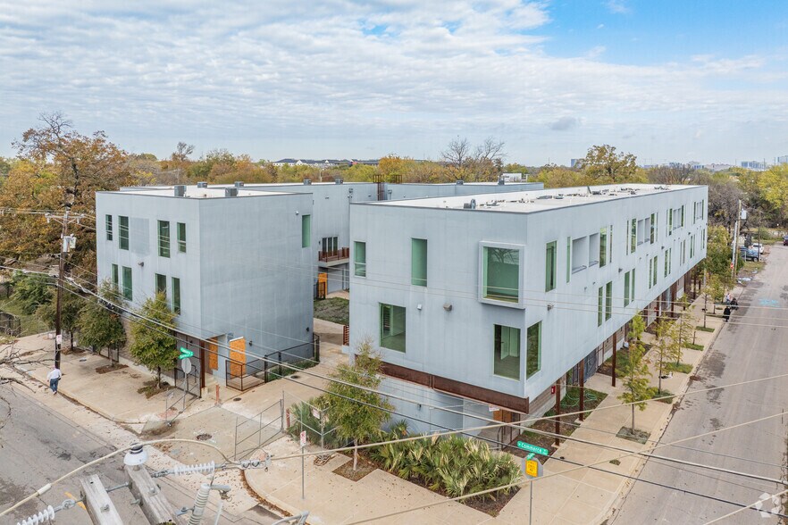 Primary Photo Of 707 W Commerce St, Dallas Apartments For Sale