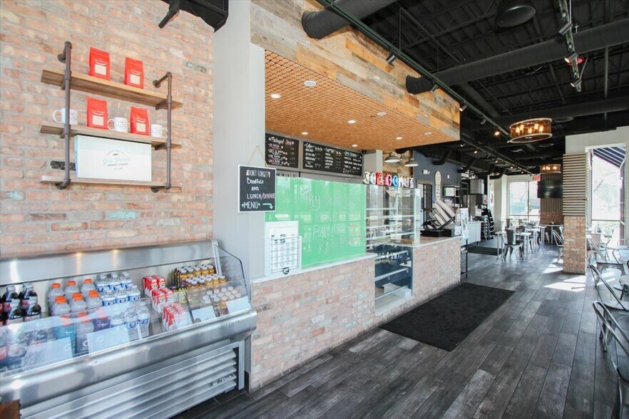 More Photos Of 720 E Rand Rd, Mount Prospect Fast Food For Sale