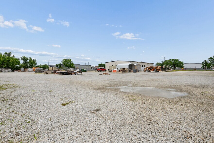 More Photos Of 2929 E 14th Ave, Columbus Showroom For Sale