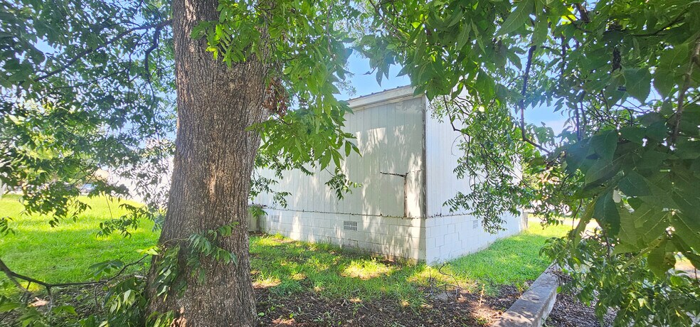 More Photos Of 6 N Roosevelt St, York Restaurant For Sale