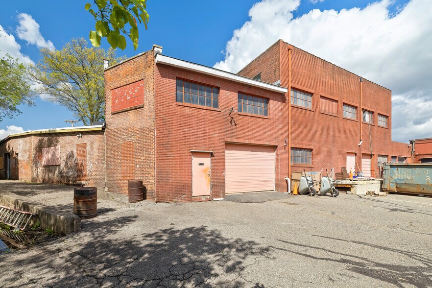 More Photos Of 47 Maple Ave, Flemington Light Manufacturing For Lease