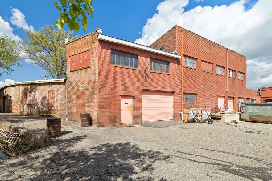 More Photos Of 47 Maple Ave, Flemington Light Manufacturing For Lease