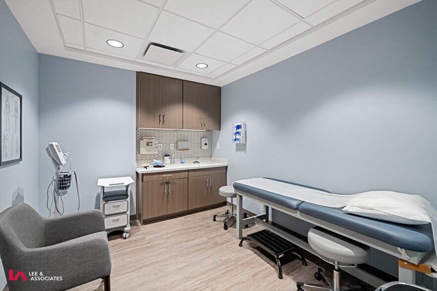 More Photos Of 11855 Alpharetta Hwy, Roswell Medical For Sale